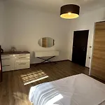Hana Tirana