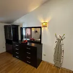 Hana * Tirana